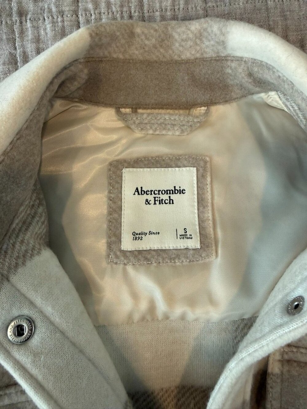 Abercrombie & Fitch Plaid Shacket size S - Picture 3 of 8